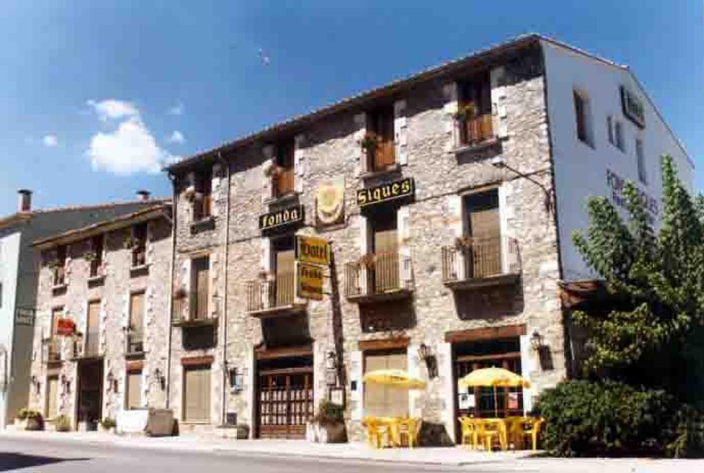 בסלו Hotel Fonda Siques מראה חיצוני תמונה